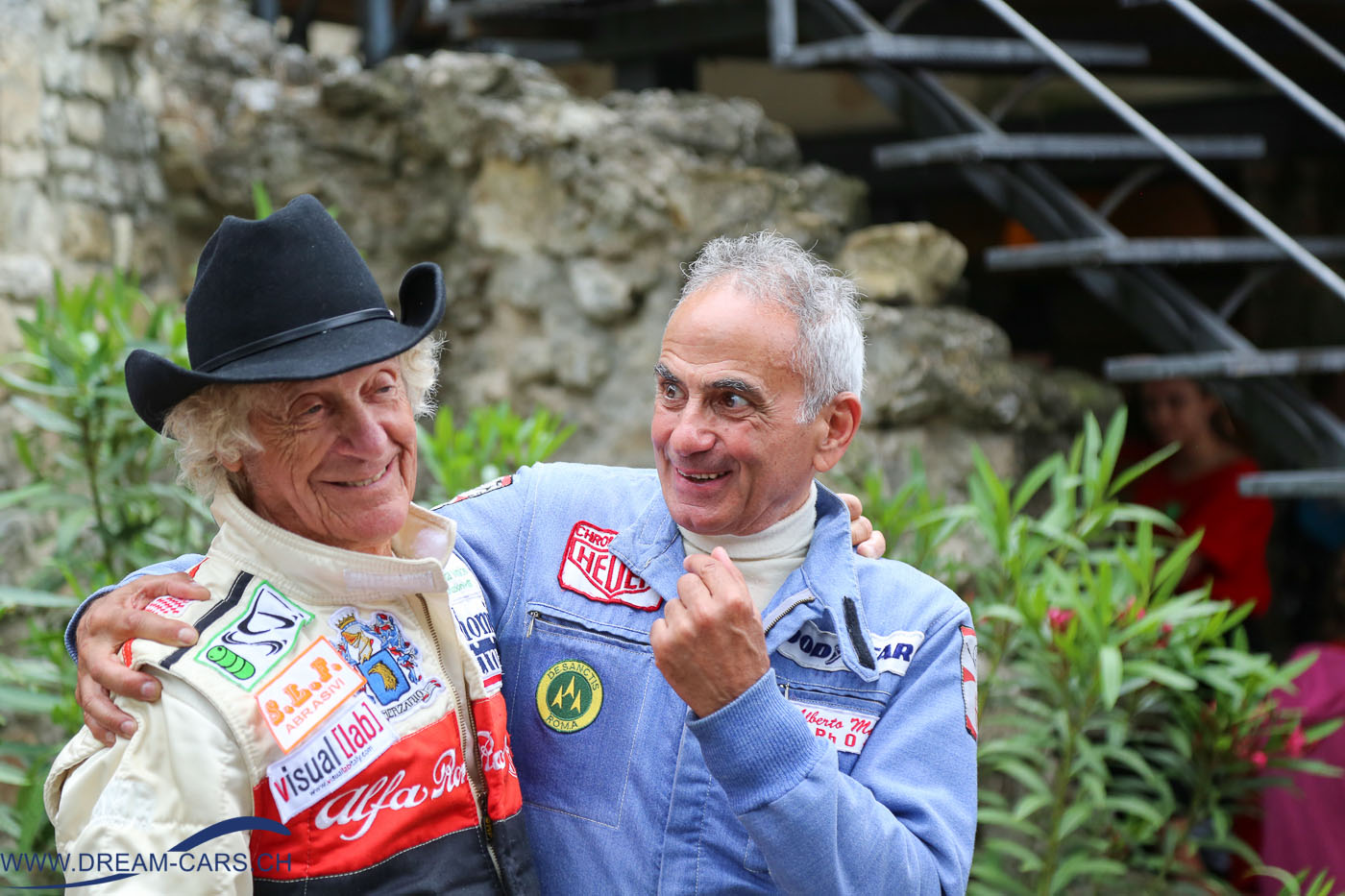 Vernasca Silver Flag 2016, Siegerehrung in Vernasca. Links der ehemalige Formel 1-Fahrer Arturo Merzario, unverkennbar mit seinem Cowboy-Hut.